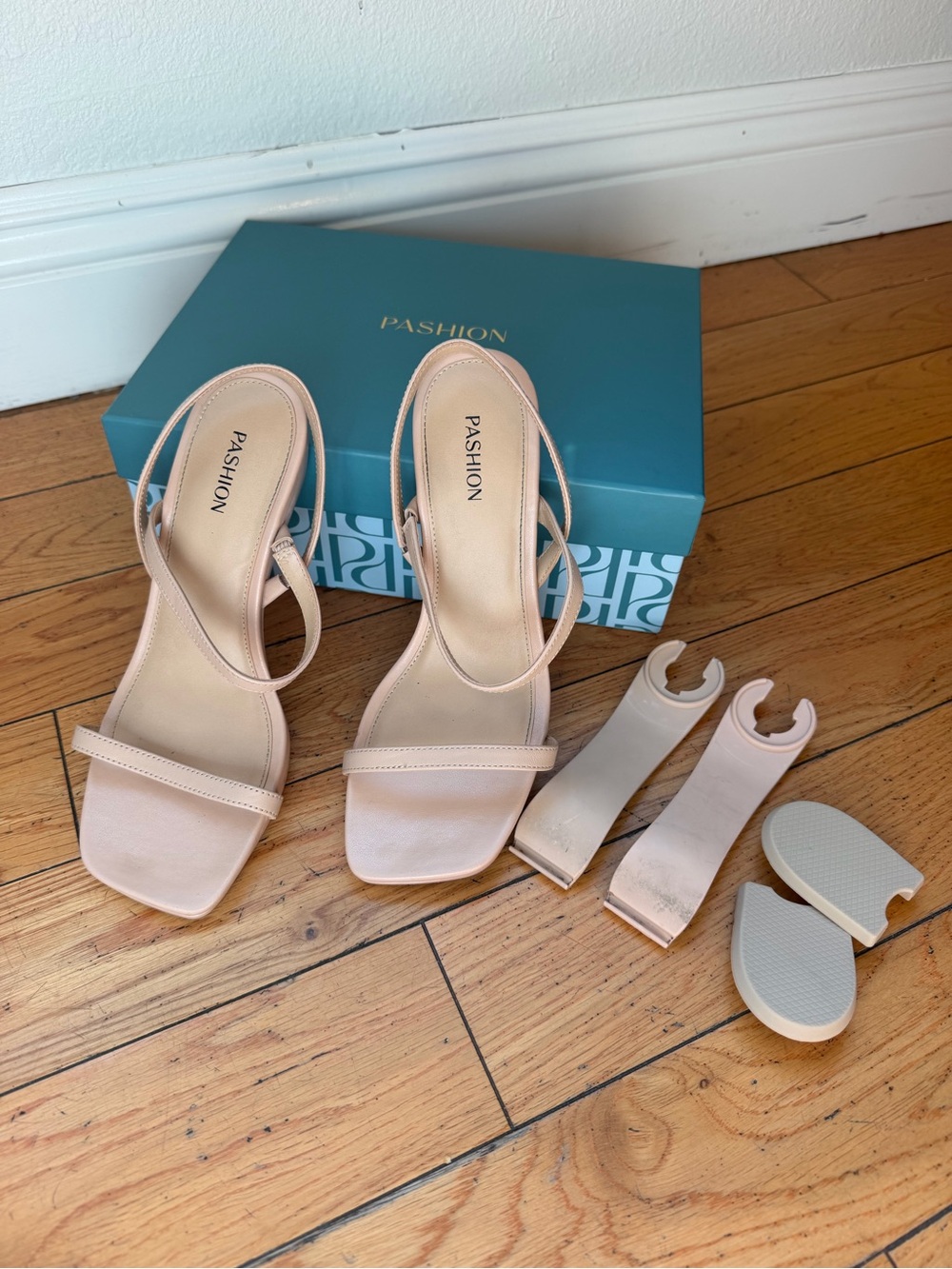 PASHION Miranda Convertible Heel Upper in Sand — Size 7.5